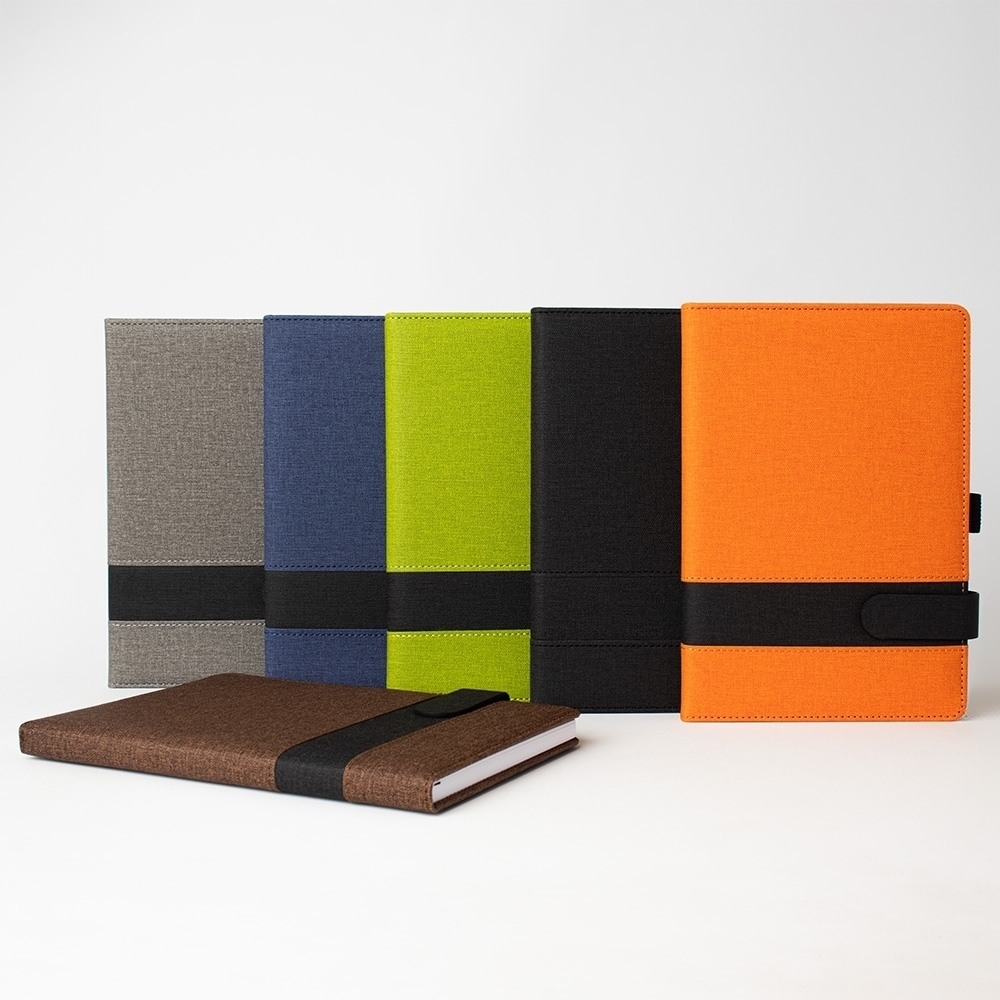 Caderneta em PU Personalizada com Fechamento Magnético 21,2 x 14,4 cm – 94 Folhas